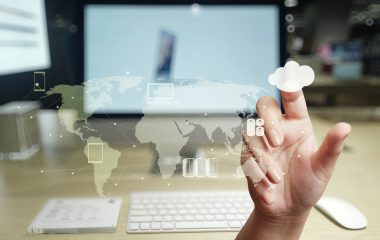 handworkingwithaCloudComputingdiagramonthenewcomputerinterfaceasconcept